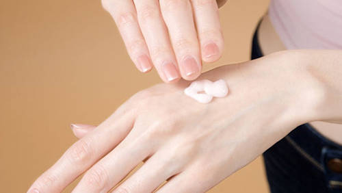 【临泉华康皮肤病医院】我的手掌怎么脱皮了？